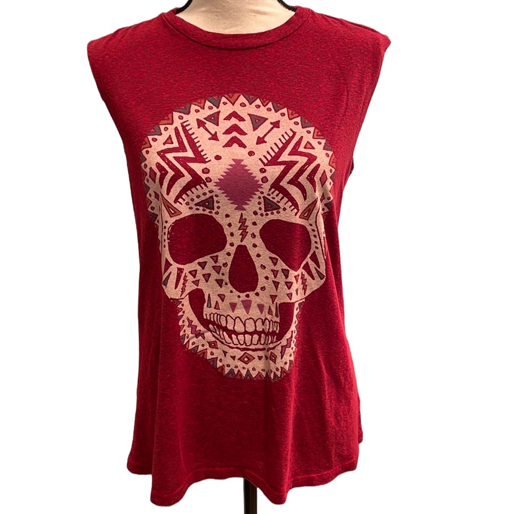 Truly Madly Deeply size small muscle skull tee. Burgundy